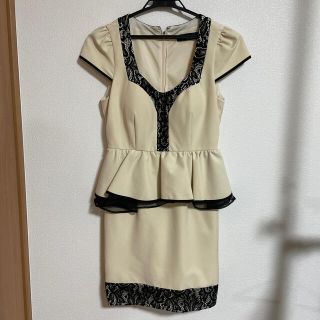 デイジーストア(dazzy store)のdazzy👗ベージュドレス Sサイズ(ミニドレス)