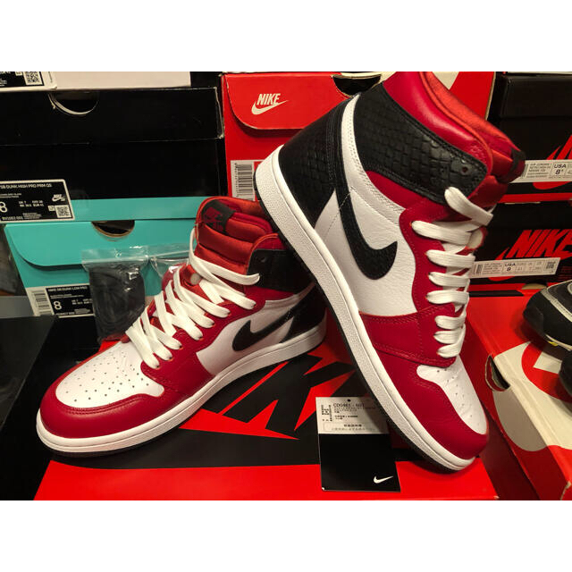 NIKE(ナイキ)のNIKE WMNS AIR JORDAN 1 SATIN RED メンズの靴/シューズ(スニーカー)の商品写真