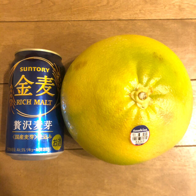 メロゴールド　大玉　800-900g  4玉　3200g越え 食品/飲料/酒の食品(フルーツ)の商品写真