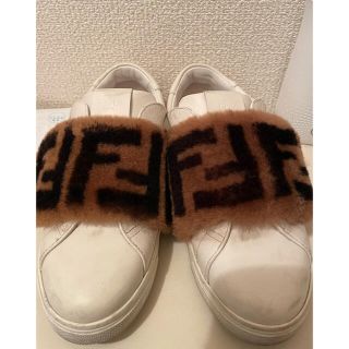 フェンディ(FENDI)のフェンディ　ファー　スニーカー　ホワイト(スニーカー)