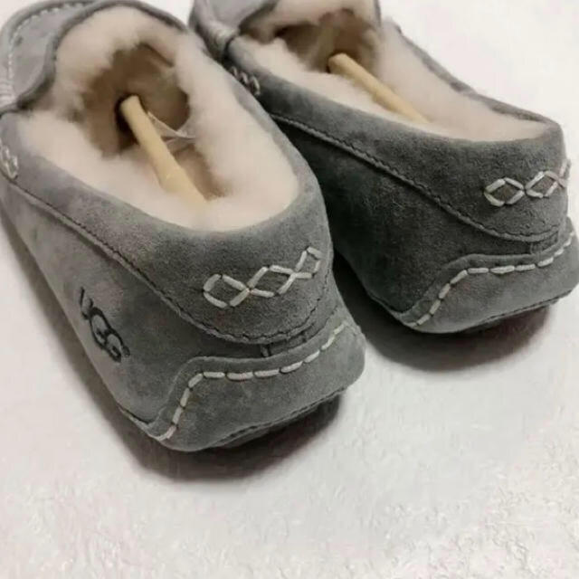 UGG(アグ)のUGG アンスレー Ansley ムートン モカシン グレー US6 23センチ レディースの靴/シューズ(スリッポン/モカシン)の商品写真