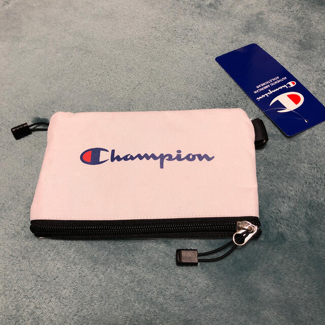 Champion(チャンピオン)のチャンピオン　マルチポーチ レディースのファッション小物(ポーチ)の商品写真