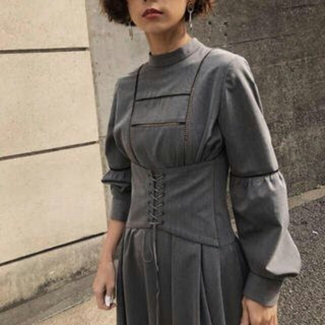 Ameri VINTAGE(アメリヴィンテージ)のlace up belt dress レディースのワンピース(ロングワンピース/マキシワンピース)の商品写真