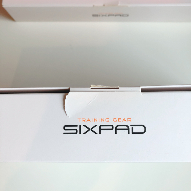 SIXPAD(シックスパッド)のSIXPAD BodyFit （初代電池式）×2個セット スポーツ/アウトドアのトレーニング/エクササイズ(トレーニング用品)の商品写真