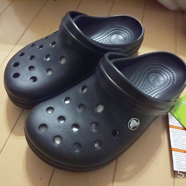 crocs(クロックス)のゆい様専用 crocs サンダル 23 キッズ/ベビー/マタニティのキッズ靴/シューズ(15cm~)(サンダル)の商品写真