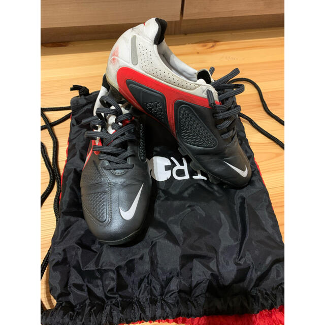 NIKE(ナイキ)のサッカースパイク　CTR360 25.5㎝ スポーツ/アウトドアのサッカー/フットサル(シューズ)の商品写真