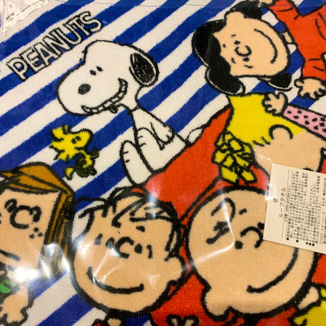 PEANUTS(ピーナッツ)のループ　タオル　スヌーピー　PEANUTS お名前　ネーム　タグ　30×30cm キッズ/ベビー/マタニティのキッズ/ベビー/マタニティ その他(その他)の商品写真