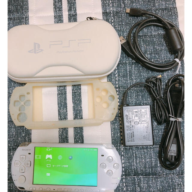 PlayStation Portable(プレイステーションポータブル)のPSP-3000セット エンタメ/ホビーのゲームソフト/ゲーム機本体(携帯用ゲーム機本体)の商品写真
