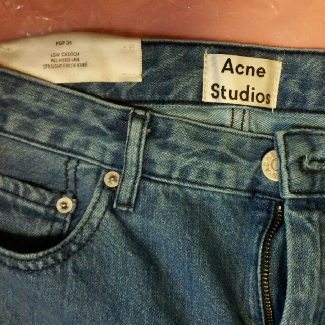 ACNE(アクネ)のacne クロップドデニム レディースのパンツ(デニム/ジーンズ)の商品写真