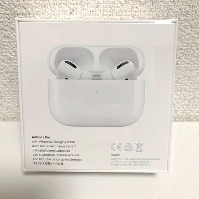 Apple(アップル)のApple AirPods Pro スマホ/家電/カメラのオーディオ機器(ヘッドフォン/イヤフォン)の商品写真