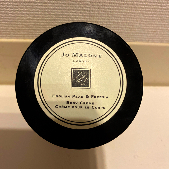 Jo Malone(ジョーマローン)の新品未使用 ジョーマローン イングリッシュペアー＆フリージア クリーム コスメ/美容のボディケア(ボディクリーム)の商品写真