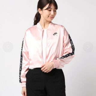 ナイキ(NIKE)のナイキ❤︎ エアトラックSATIN ジャケット美品(ナイロンジャケット)