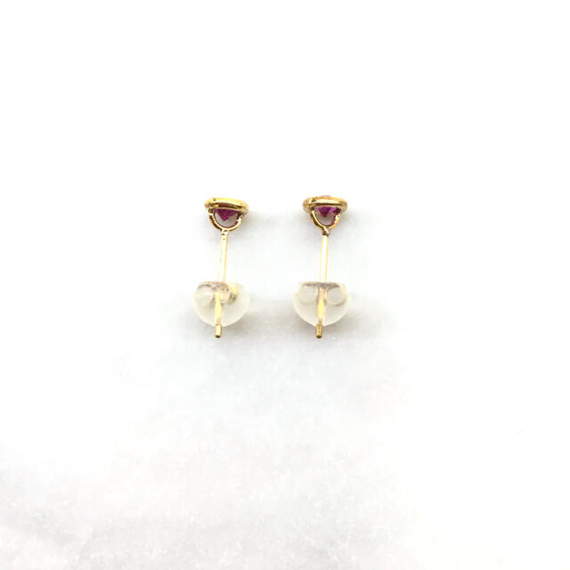 K18製品　天然ルビーピアス 0.12ct 0.12ct  新品未使用品 レディースのアクセサリー(ピアス)の商品写真