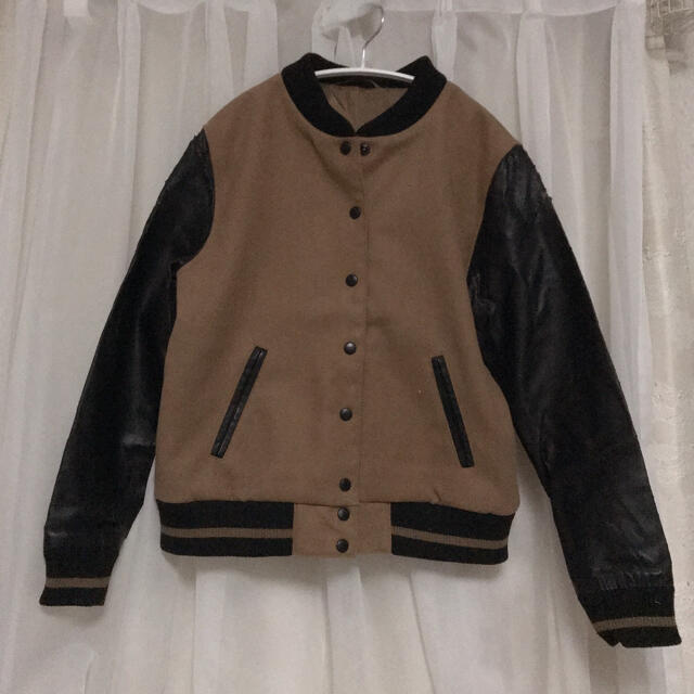 GU(ジーユー)のアウター レディースのジャケット/アウター(ブルゾン)の商品写真