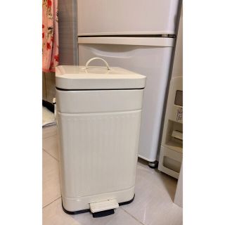 イケア(IKEA)の12L スチール 脚ペダル式　蓋付きダストボックス　ゴミ箱　(ごみ箱)