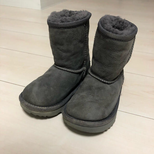 UGG(アグ)のUGG＊ブーツ　サイズUS7 15cm キッズ/ベビー/マタニティのキッズ靴/シューズ(15cm~)(ブーツ)の商品写真