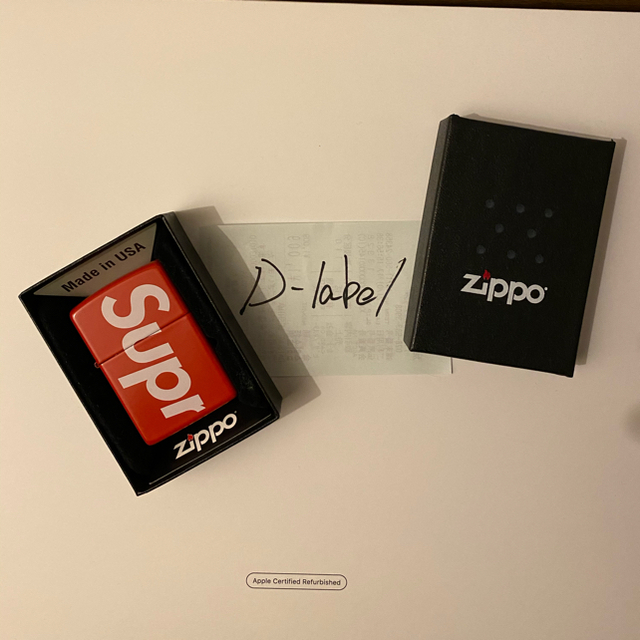 Supreme(シュプリーム)のsupreme zippo レッド 新品未使用 メンズのファッション小物(タバコグッズ)の商品写真