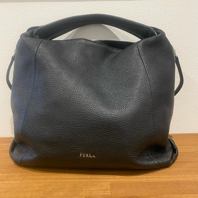 Furla(フルラ)の今がお得！【美品】FURLA フルラ　エリザベス　ショルダーバック レディースのバッグ(ショルダーバッグ)の商品写真