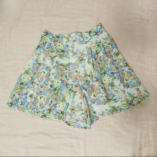 レストローズ(L'EST ROSE)のLEST ROSE 花柄 キュロット ショートパンツ(ショートパンツ)