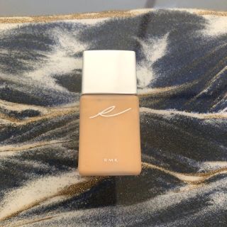 アールエムケー(RMK)のRMK リクイドファンデーション102 ミニサイズ　15ml(ファンデーション)