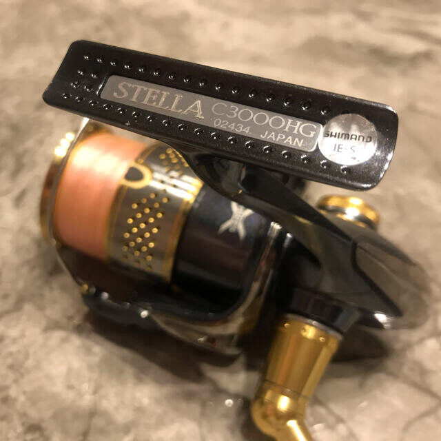 SHIMANO スピニングリール C3000HG 10ステラ 付属品あり SHIMANO スピニングリール C3000HG 10ステラ 付属品あり