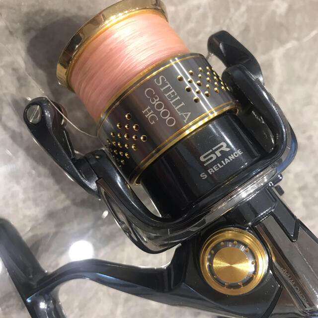 SHIMANO スピニングリール C3000HG 10ステラ 付属品あり SHIMANO スピニングリール C3000HG 10ステラ 付属品あり