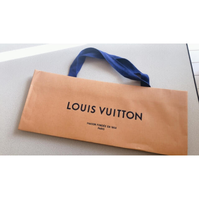 LOUIS VUITTON(ルイヴィトン)のVUITTON ネクタイ　紙袋 レディースのバッグ(ショップ袋)の商品写真
