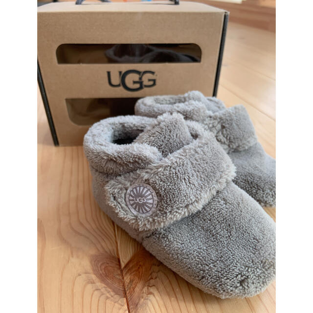 UGG(アグ)のCynthia様専用 UGG アグ　I BIXBEE ベビーシューズ キッズ/ベビー/マタニティのベビー靴/シューズ(~14cm)(ブーツ)の商品写真