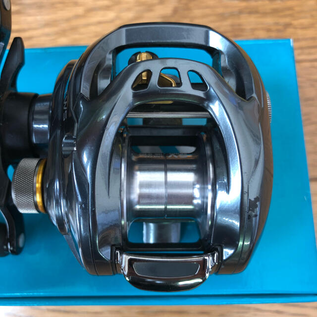 DAIWA(ダイワ)のDAIWA TATULA SV TW 6.3 L スポーツ/アウトドアのフィッシング(リール)の商品写真