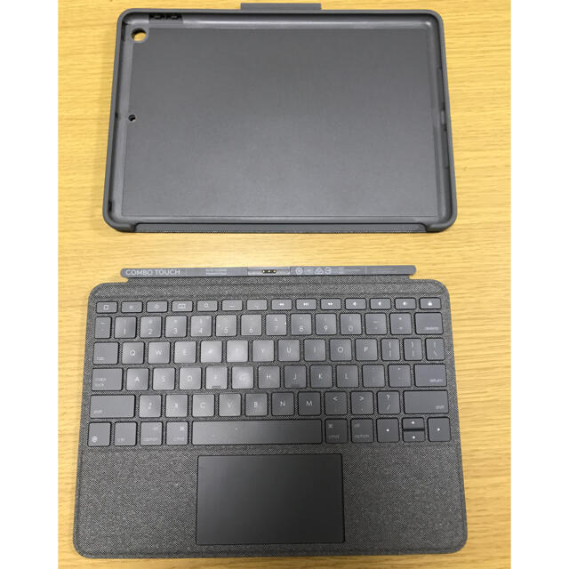 ロジクール COMBO TOUCH iPad 10.2キーボードケース  スマホ/家電/カメラのスマホアクセサリー(iPadケース)の商品写真