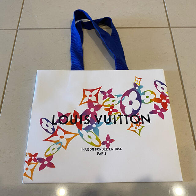 LOUIS VUITTON(ルイヴィトン)の美品 ルイヴィトン 2020年 クリスマス ショップ袋 ショッパー　2枚セット レディースのバッグ(ショップ袋)の商品写真