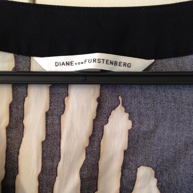 DIANE von FURSTENBERG(ダイアンフォンファステンバーグ)のDIANEvonFURSTENBERG レディースのトップス(シャツ/ブラウス(長袖/七分))の商品写真