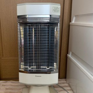 ダイキン(DAIKIN)のダイキン　セラムヒート(電気ヒーター)