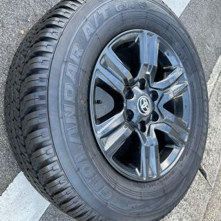 トヨタ純正　ハイラックスGUN125　TOYO  265/65R17 送料無料！