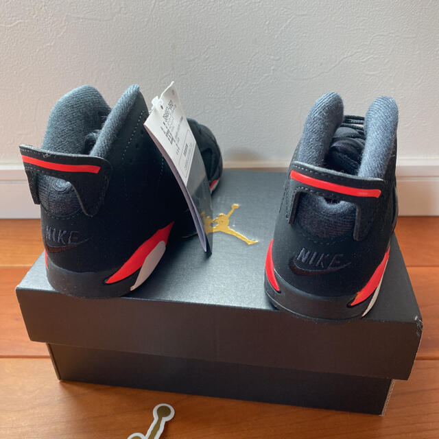 NIKE(ナイキ)の新品 NIKE AIR JORDAN 6 RETRO INFRARED 15cm キッズ/ベビー/マタニティのキッズ靴/シューズ(15cm~)(スニーカー)の商品写真