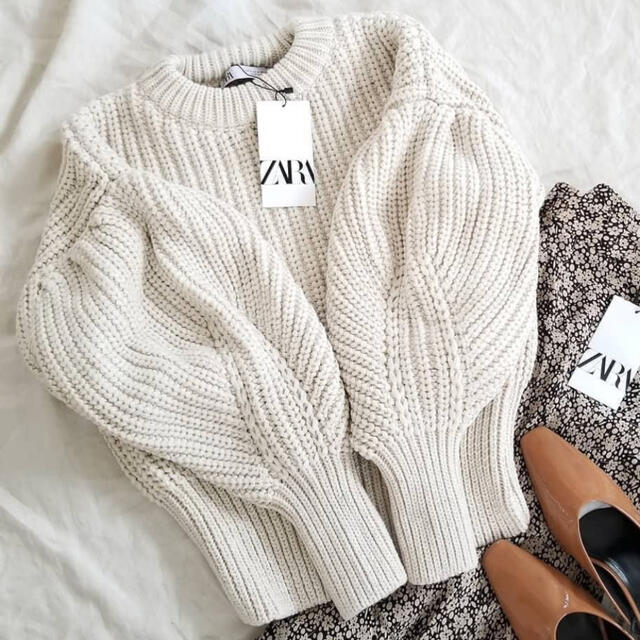 ZARA(ザラ)のZARA パフスリーブセーター ニット knit レディースのトップス(ニット/セーター)の商品写真