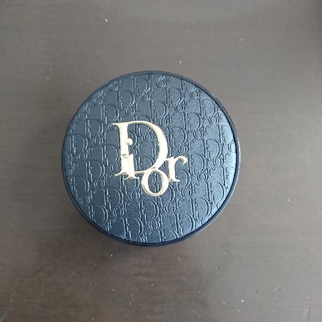 Dior(ディオール)のDior クッション ファンデーション 限定品 コスメ/美容のベースメイク/化粧品(ファンデーション)の商品写真