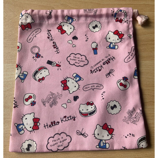 サンリオ(サンリオ)の巾着袋(小)キティ コスメ ハンドメイドのキッズ/ベビー(外出用品)の商品写真