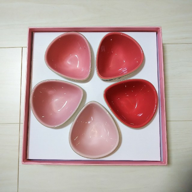 LE CREUSET - ル・クルーゼ フルールペタルディッシュ 5個入りの通販 ... ル・クルーゼ フルールペタルディッシュ 5個入り