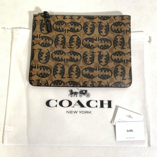 COACH(コーチ)のCOACH コーチ クラッチバッグ レキシー シグネチャー 未使用品 メンズのバッグ(セカンドバッグ/クラッチバッグ)の商品写真
