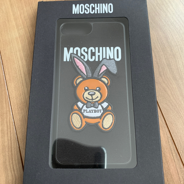 MOSCHINO(モスキーノ)のモスキーノ　play boy bear iPhone6 6s 7 Plus  スマホ/家電/カメラのスマホアクセサリー(iPhoneケース)の商品写真