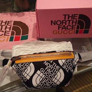 グッチ(Gucci)のGUCCI×THE NORTH FACE ボディーバッグ黒(ボディーバッグ)