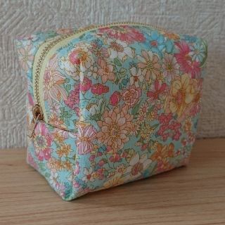 スクエアポーチ 花柄 *ハンドメイド*(ポーチ)