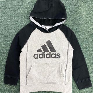 アディダス(adidas)のadidas⭐︎アディダス⭐︎パーカー⭐︎110cm⭐︎(Tシャツ/カットソー)