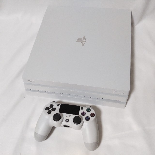 PS4 Pro CUH-7200BB02グレイシャーホワイト 美品 1