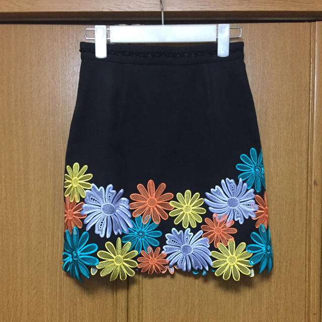 Lily Brown刺繍スカートミニスカート