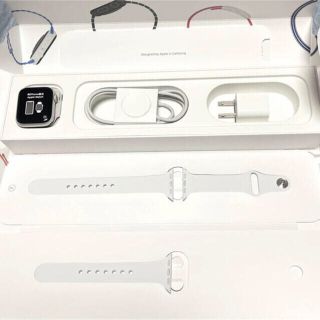 アップルウォッチ(Apple Watch)のApple Watch series4 40mm  GPS シルバーアルミニウム(その他)