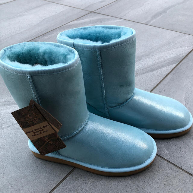 UGG  クラシックショートサイズ8