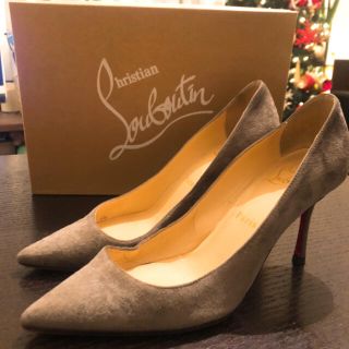 クリスチャンルブタン(Christian Louboutin)のルブタンパンプス スエード グレージュ(ハイヒール/パンプス)