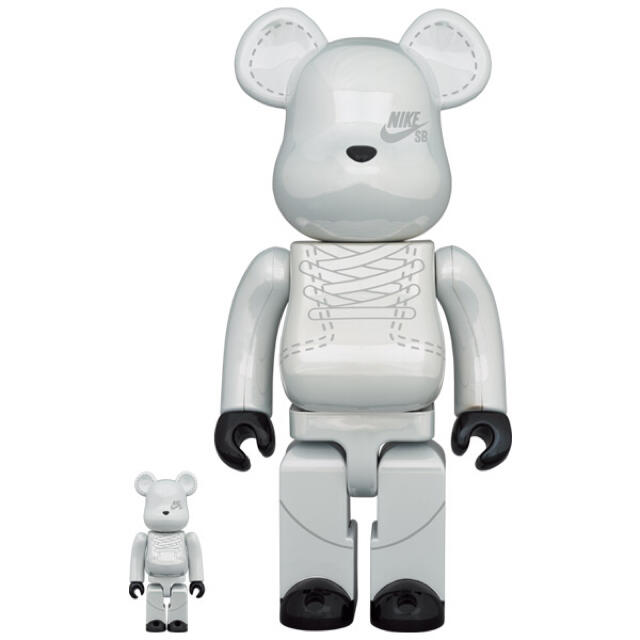 MEDICOM TOY(メディコムトイ)のBE@RBRICK×NIKE SB 2020 WHITE 100％ & 400％ エンタメ/ホビーのフィギュア(その他)の商品写真